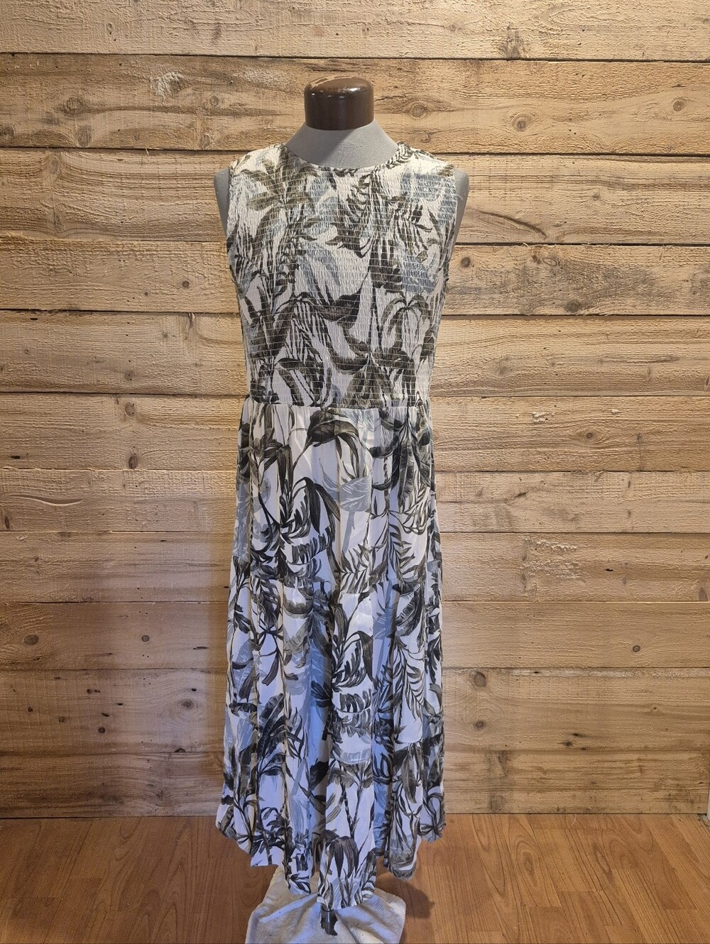 5/$30 Or 10/$50. Sleeveless White and Olive Leaf-Print Midi Dress